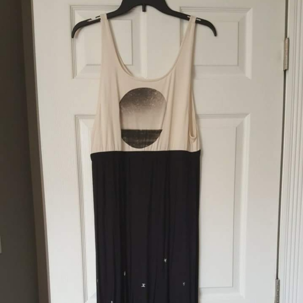 Volcom maxi dress cream & black with moon